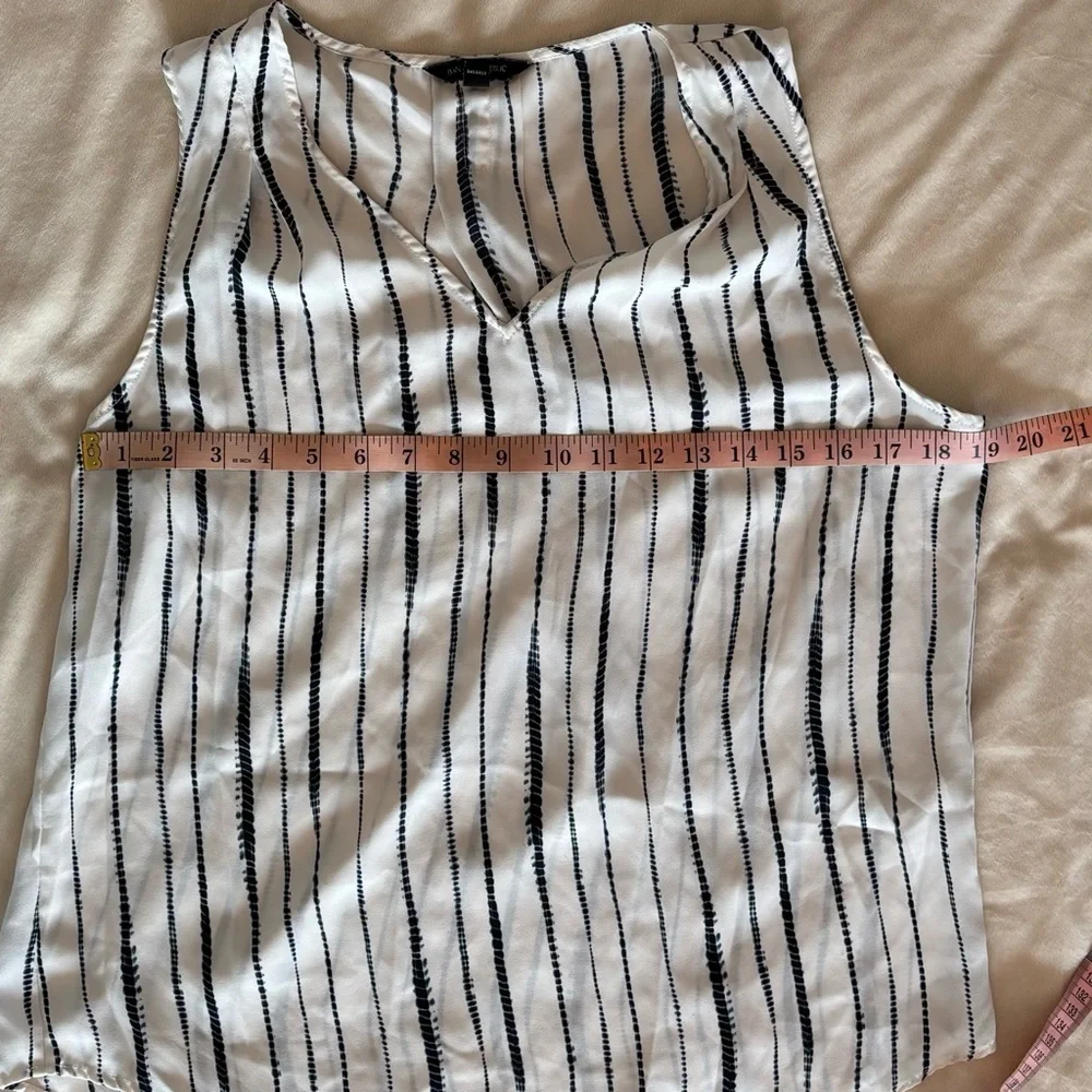 Banana Republic Navy and White Striped Tank Top Size M - Picture 5 of 7